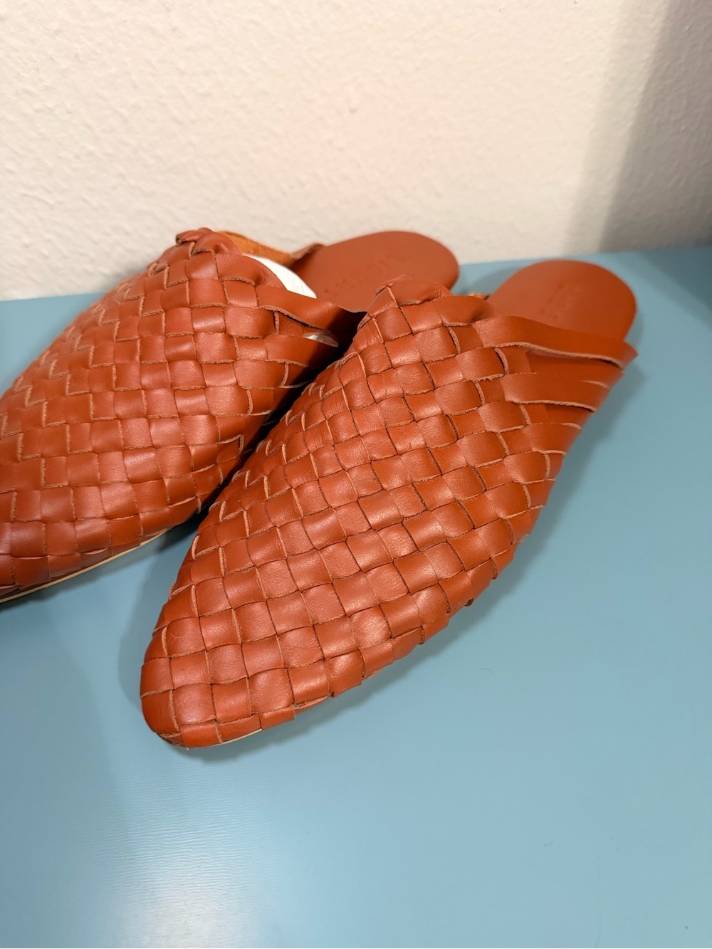 Liberté Women's Cognac Woven Leather Slip-On Flats Closed
Toe Size 10
